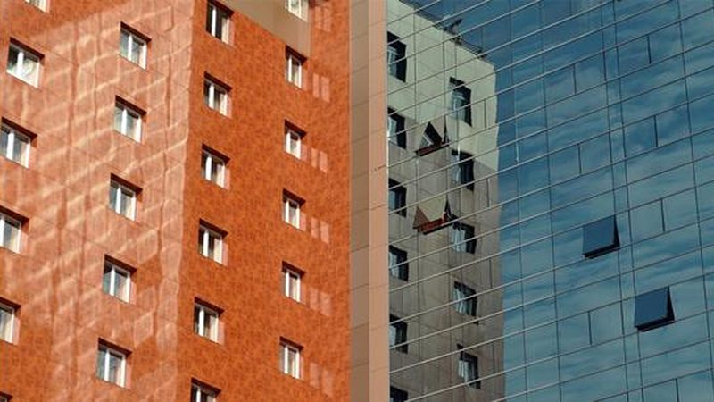 自建房外开窗与内开窗：安装差异解析**